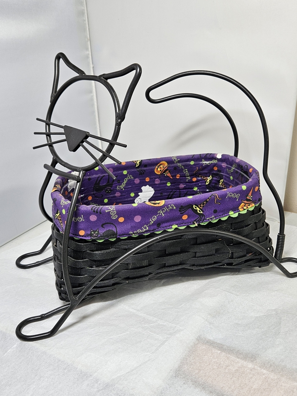 Longaberger Black Wire Cat Basket with Purple Halloween Liner 2009